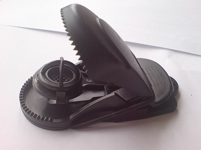 How Many Mice Traps Should I Set? mouse snap trap